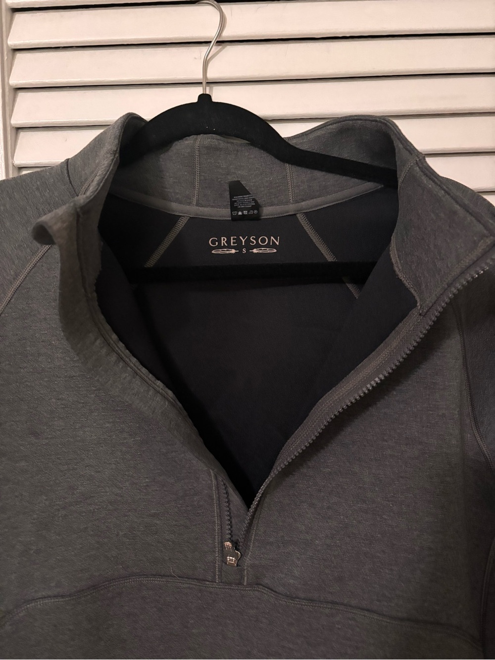 Greyson Woman’s Half Zip Size S - Picture 6 of 11